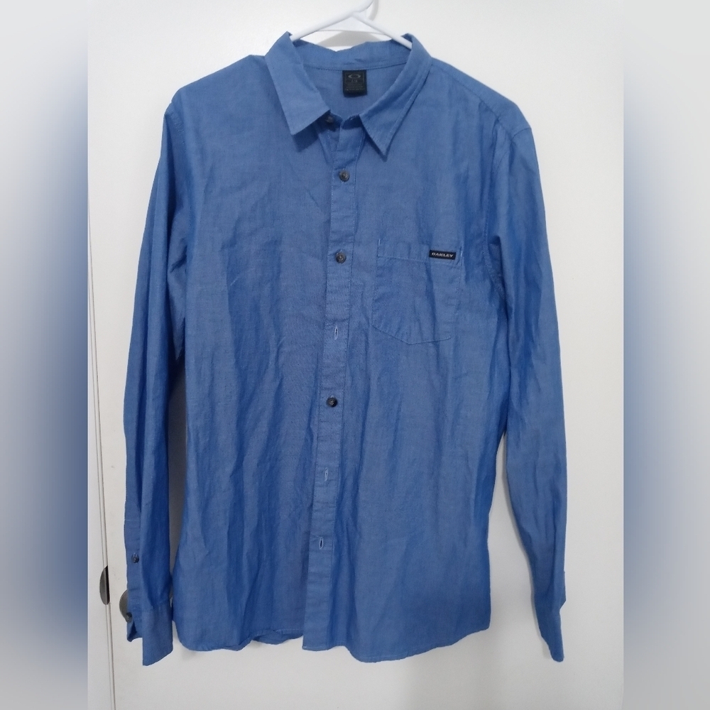 Oakley button down blue long sleeve dress shirt w pocket and embroidered logo LG